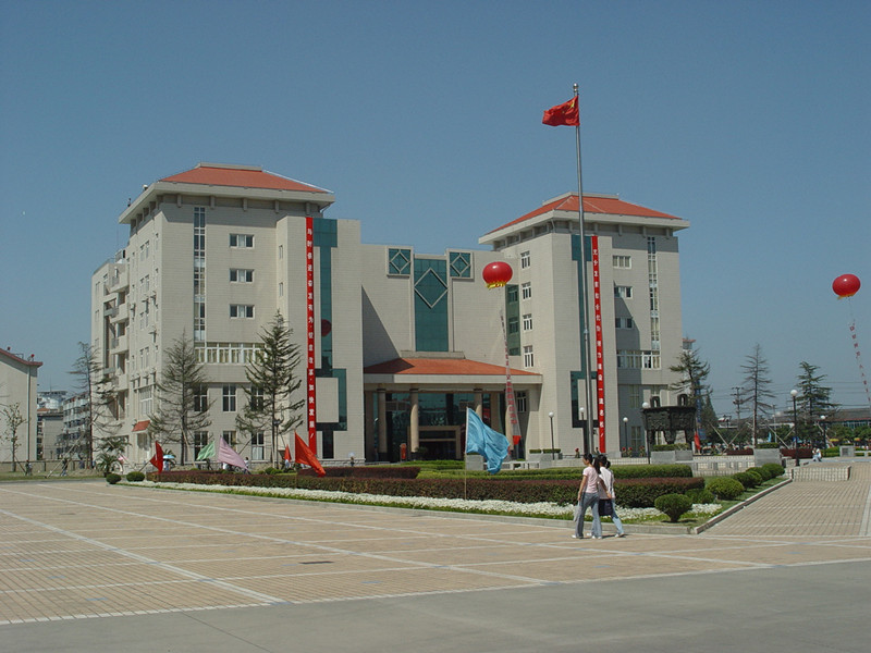 campus8_yangzhou_university-658 - Unigo World