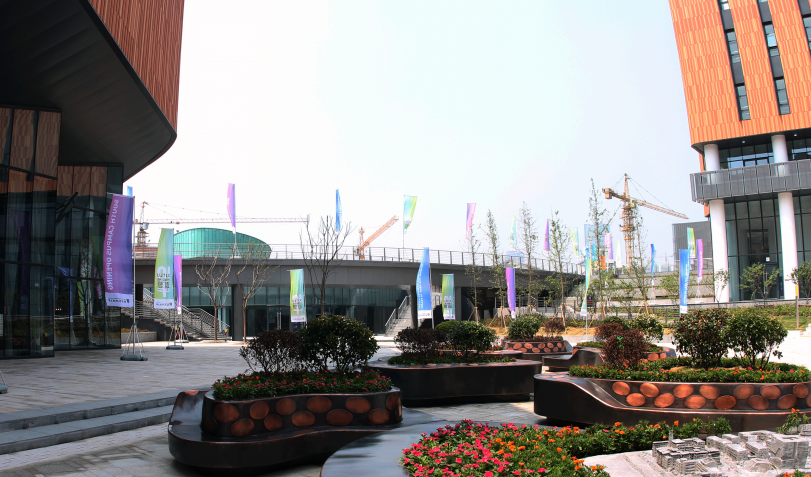 south-campus-plaza.b37c3b8d - Unigo World
