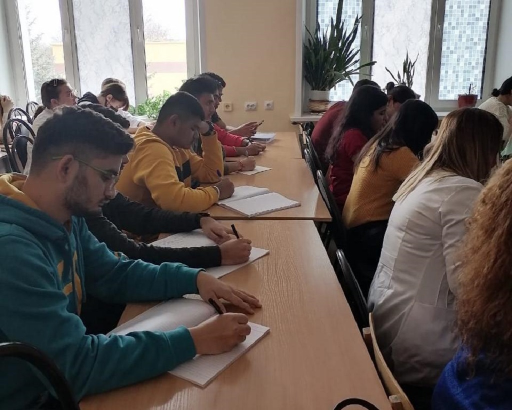 Students-during-lesson - Unigo World