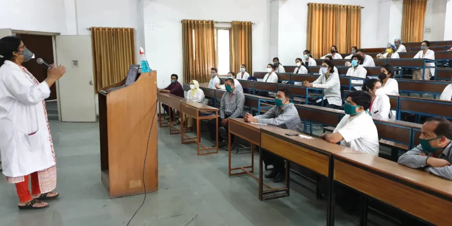 Santosh-Medical-College-Ghaziabad-5
