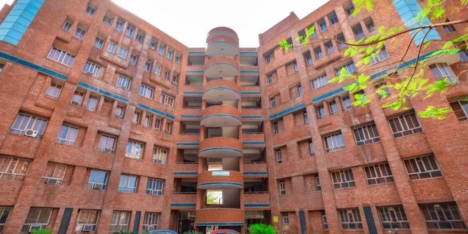 School-of-Medical-Sciences-Research-Greater-Noida-1