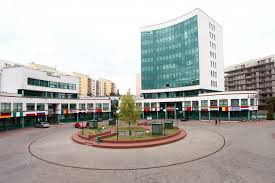 Uczelnia-Lazarskiego-Wydzial-Medyczny-Warsaw-3